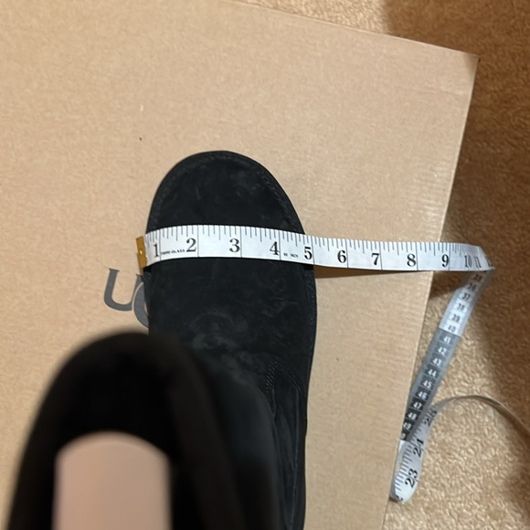 New in Box - UGG W Alber boot (US 7) - Picture 12 of 13